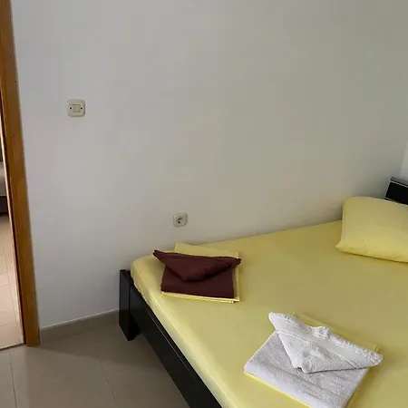 Nuka - One Bedroom With Terrace Appartement *