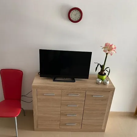 Nuka - One Bedroom With Terrace * Vir