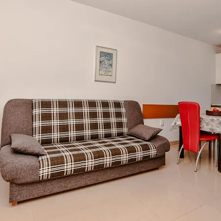 Nuka - One Bedroom With Terrace Vir