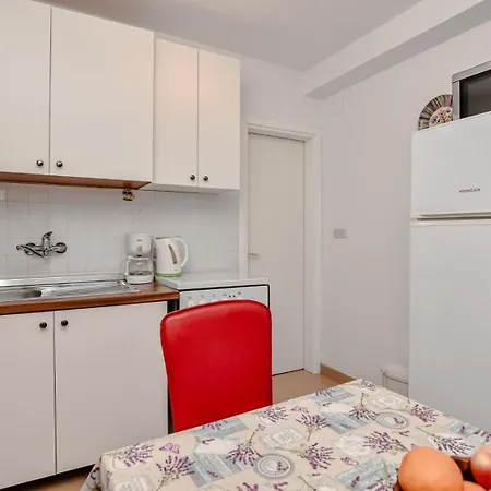 Nuka - One Bedroom With Terrace Apartamento