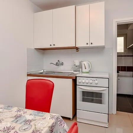 Nuka - One Bedroom With Terrace Apartamento Vir