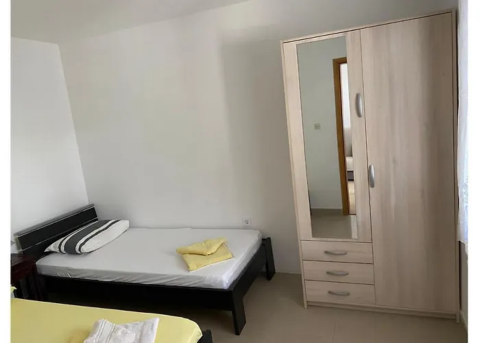 Nuka - One Bedroom With Terrace Vir