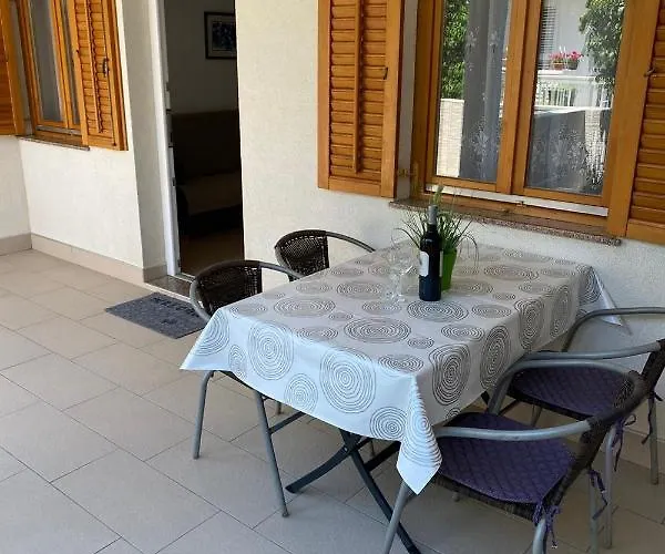 Nuka - One Bedroom With Terrace Apartman *